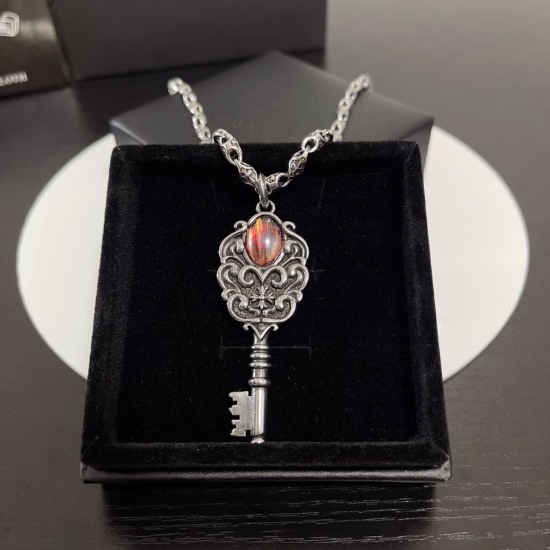 Ch**me He**ts necklaces